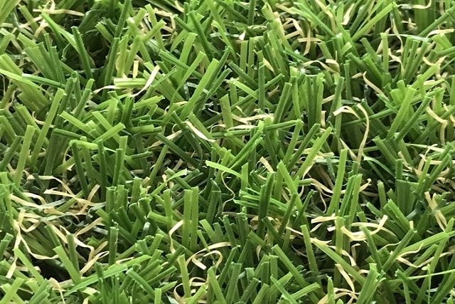 人工芝のピンは意外と奥深い。キレイに仕上げるためのコツも紹介！
