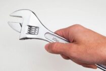 止水栓から水漏れしたときの対処法を紹介。応急処置から修理法まで