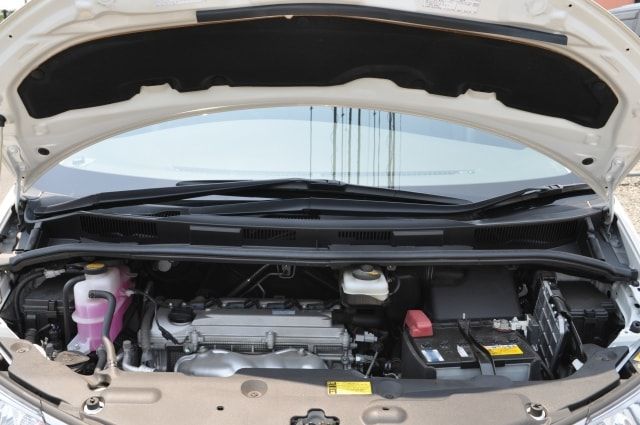 ヴォクシーのバッテリー上がり|今すぐできる対処法と依頼先の選び方