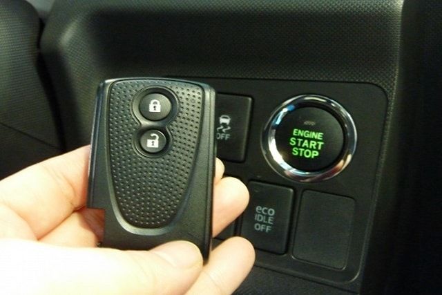 エクストレイルがバッテリー上がりしたらすべきこと！HV車の注意点も