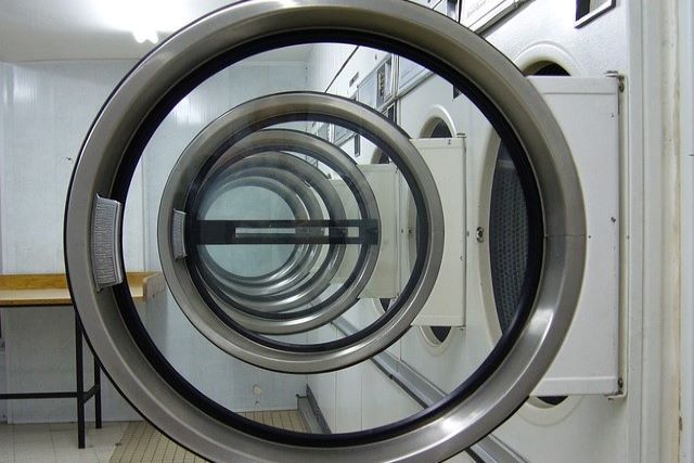 ドラム式洗濯機のドアから水漏れしている