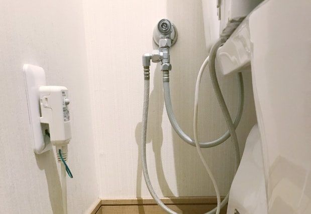 止水栓から水漏れしたときの対処法を紹介。応急処置から修理法まで