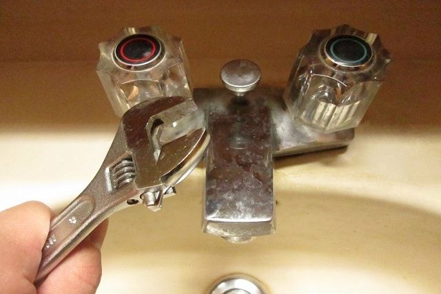 水道修理の費用相場はどのくらい？自分でできる修理範囲とともに解説