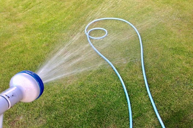 芝生の目土入れは手入れの基本！あらゆる場面で活用できる目土の基礎