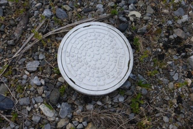 排水溝掃除を業者に頼むとどうなる?自分でできる掃除法とともに解説