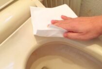 簡易水洗トイレ詰まりを解消するには？原因によって異なる方法を解説