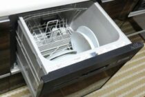 食洗機の水漏れ…原因はどこに？対処法も合わせて紹介します