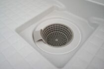 ユニットバスの排水溝の構造を知って詰まりを解決！対処法までご紹介