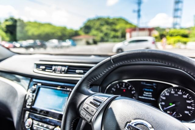 バッテリー上がりはエンジンをかけっぱなしのときも起こるのか…?