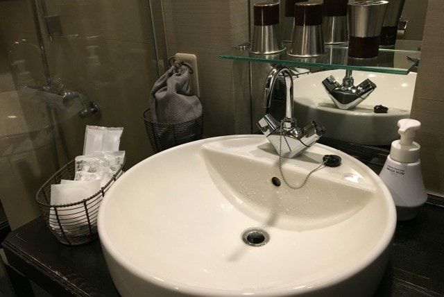 洗面台の排水栓は汚れがたまりやすい！掃除・交換はどうおこなうの？