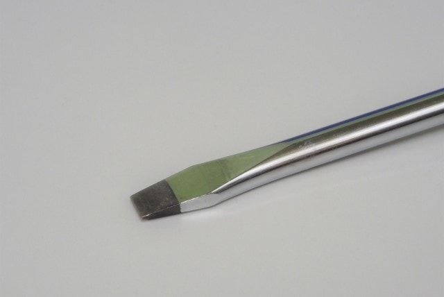 洗面台のホースから水漏れしたら？交換方法と費用相場をご紹介します