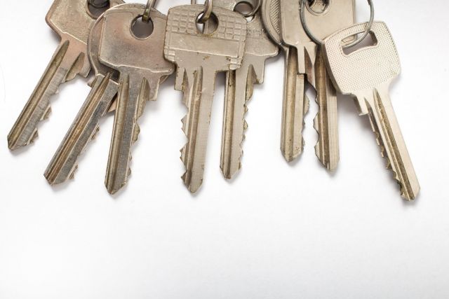 鍵を追加・交換するための費用はどれくらいかかる?