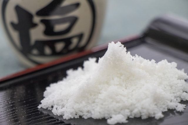 【草刈りのコツ】鎌は用途で使い分け！正しい使い方で効率アップ！