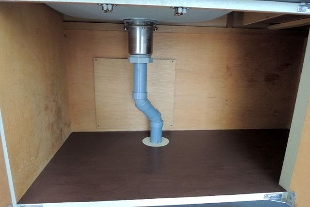 床下で水漏れが起きたときの対処法を解説！原因の特定から対策まで