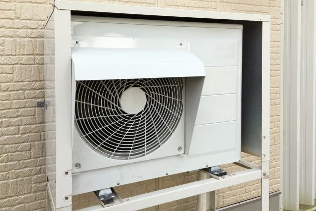 エアコン工事費|取り付け・取り外しにかかる料金と出費を抑える方法