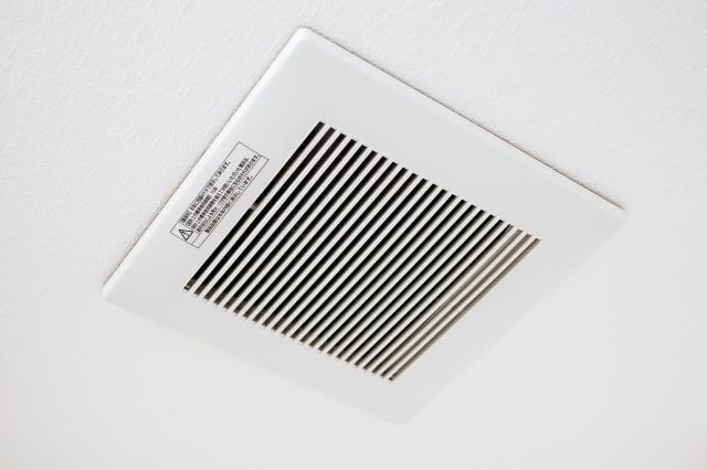 ユニットバス換気扇の修理交換費用！浴室を快適に保つ工夫も解説