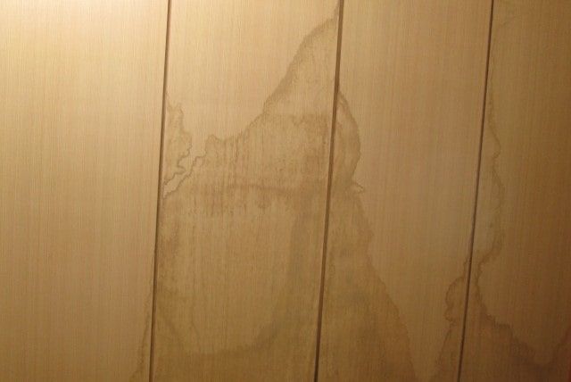 アパートが水浸しになった時の正しい対処法!水漏れ修理についても