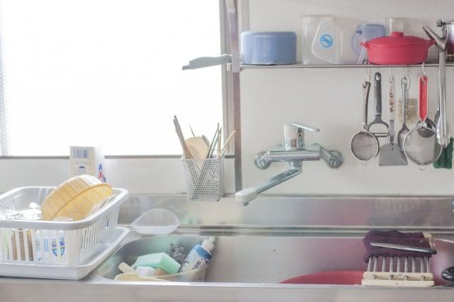 アパートの天井が水漏れしたときの対処法！修理費用の負担先や原因紹介