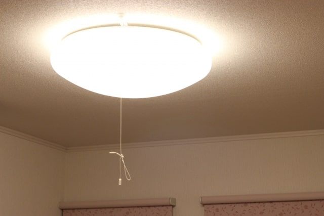 シーリングライトの取り付けは簡単！LED照明にすれば節電効果にも