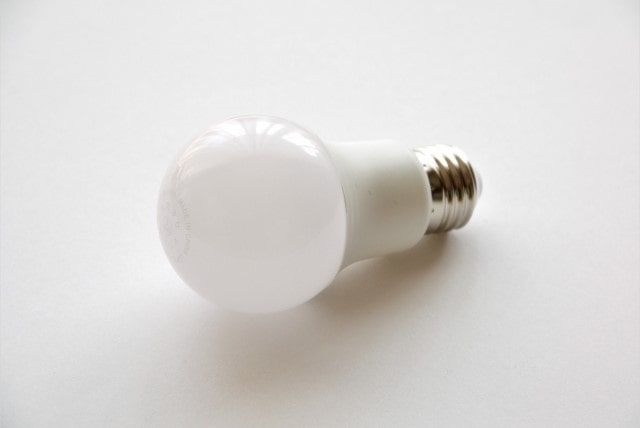 蛍光灯からLEDへ工事は必要？取り換える前に利点・注意点を知ろう