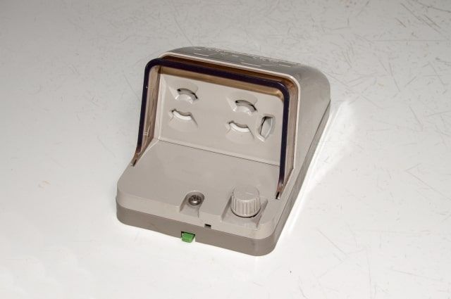  防水コンセントの取り付けには資格が必要！素人が電線を触るのは危険