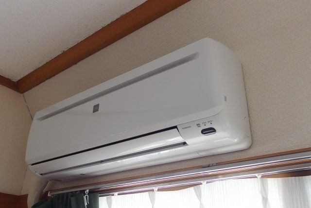 エアコン工事費|取り付け・取り外しにかかる料金と出費を抑える方法