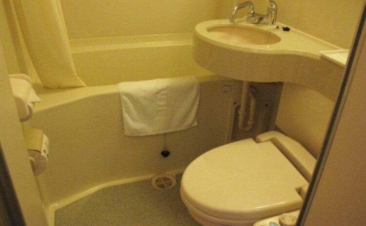 ユニットバスが逆流を起こすっ原因は排水溝の詰まり！対処法を解説