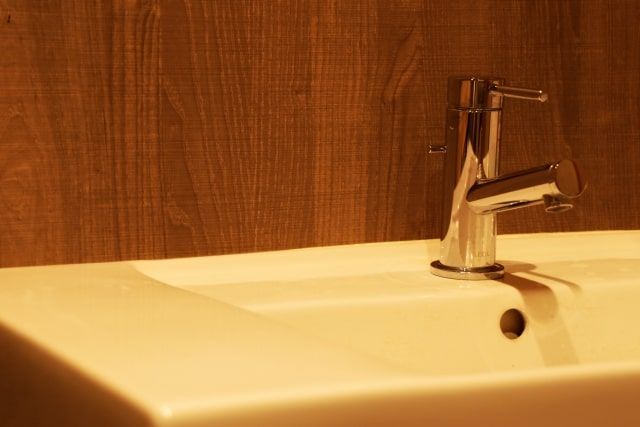 水道の蛇口がゆるいときの水漏れ原因と修理方法！シングルレバー他