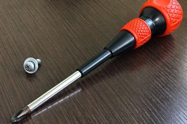 軽自動車のバッテリー寿命の確認・交換時の費用相場やおすすめ種類