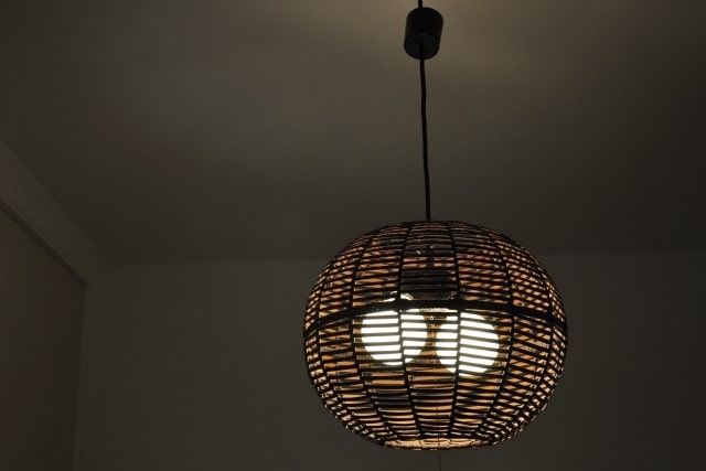 古い照明器具を交換｜新しいシーリングライトで快適に！LEDの利点
