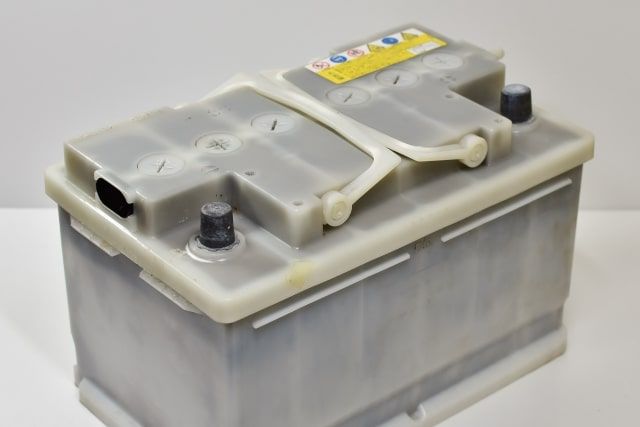 バッテリーをショートさせない交換方法!ショートの原因も解説します。