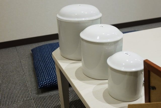 3種類の骨壺