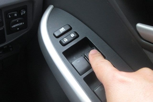 ライフバッテリー上がり原因と復旧方法・JAFとは?未加入の場合