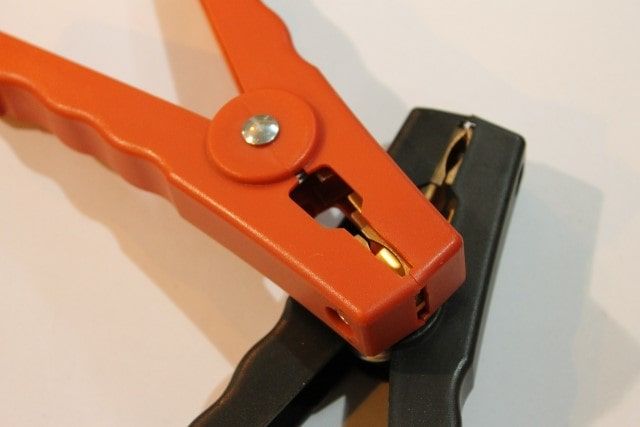パッソがバッテリー上がりした？エンジンがかからない原因と対処法