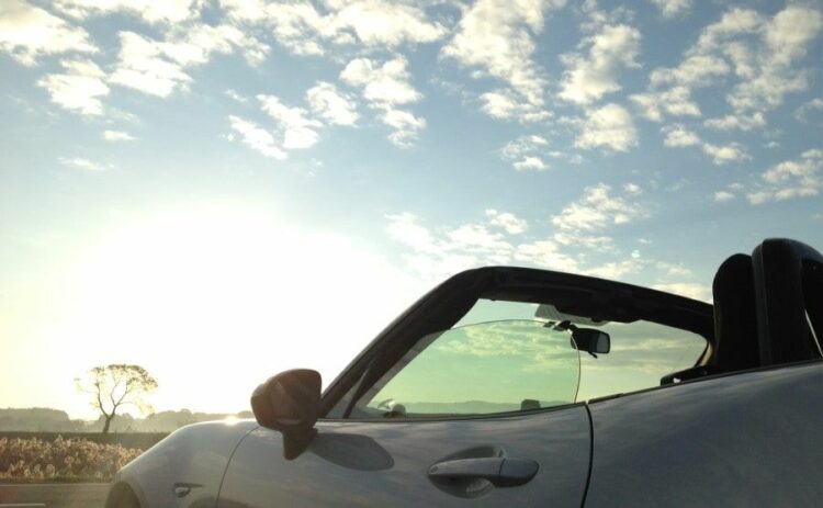 ロードスターのバッテリー上がり|ケーブルの適切なつなぎ方を解説