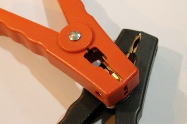 カローラのバッテリー上がりの対処法!原因次第では救援要請をしよう