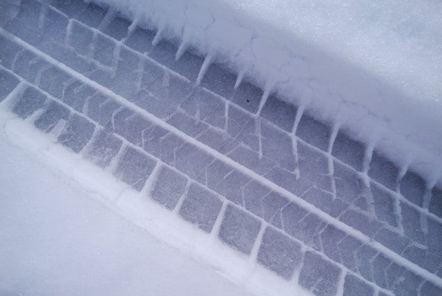 シエンタのバッテリー上がりはJAFで解決?原因と状況に合う対処を