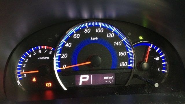 カローラのバッテリー上がりの対処法!原因次第では救援要請をしよう