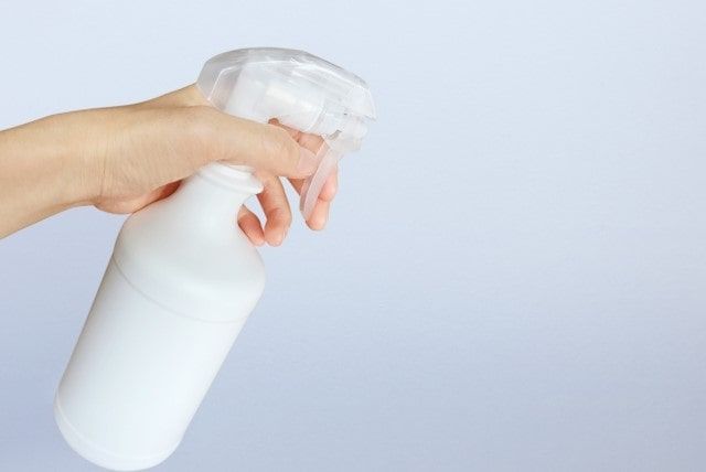窓枠のカビ対策はこれだけ！洗剤を使った簡単にカビを除去する方法