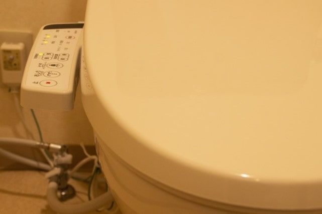 いつの間にかできた尿石がトイレつまりを引き起こす