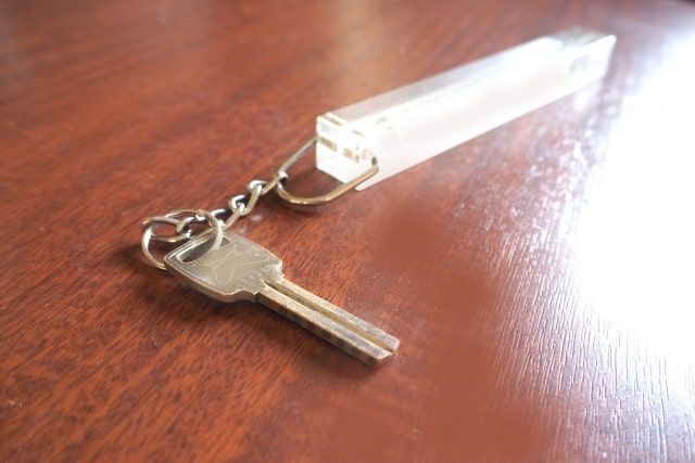 ホテルで鍵を紛失！保険は使える？費用相場はいくら？