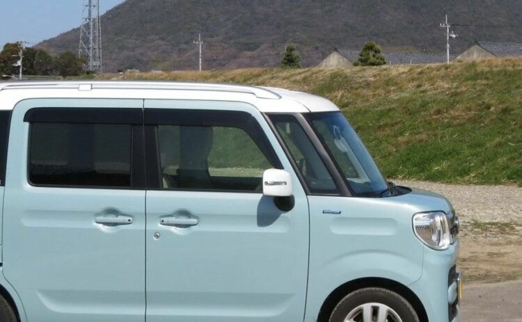 フレアワゴンのバッテリー上がり対処法！バッテリーの交換方法も解説