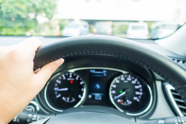 車を長期間放置するとバッテリー上がりの原因に！予防方法をご紹介