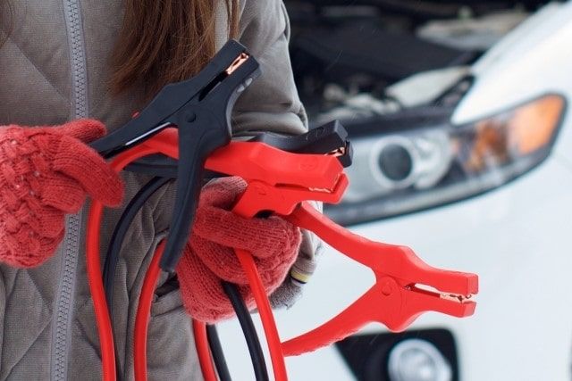 マツダスクラムバンのバッテリー上がり対処法｜交換手順もご紹介