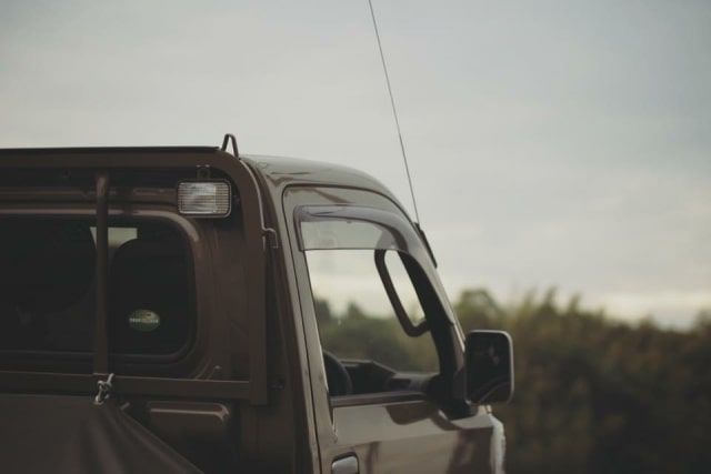 ハイゼットトラックのバッテリー上がりを解決する2つの方法を解説