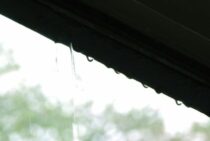 住宅の雨漏り修理で瑕疵保険が使えるかも！基礎知識や使えない場合