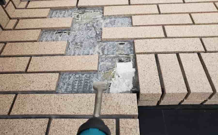 雨漏り修理のお金がないと諦める前に！費用相場・費用を抑える方法