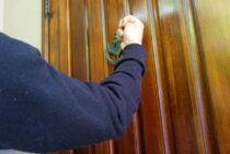 屋根修理で押し売り業者の詐欺に遭わないように！事例や対策方法など