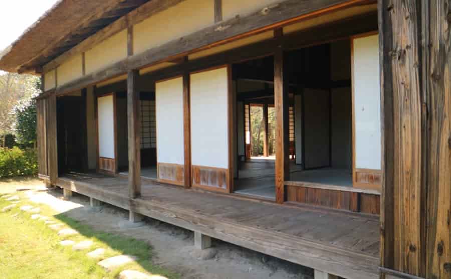 木造住宅の雨漏り｜発生しやすい場所や雨漏りの兆候について解説！