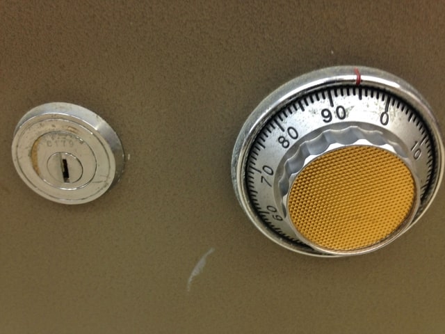 金庫のダイヤル錠